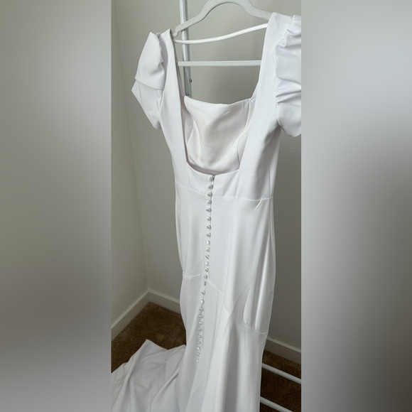 Wedding Dress - Picture 7 of 8